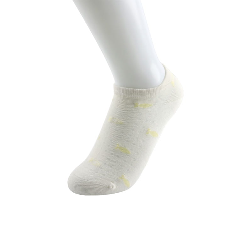 Casual et commodus super piscem sericum mollem florem manus sutura socks feminae navi