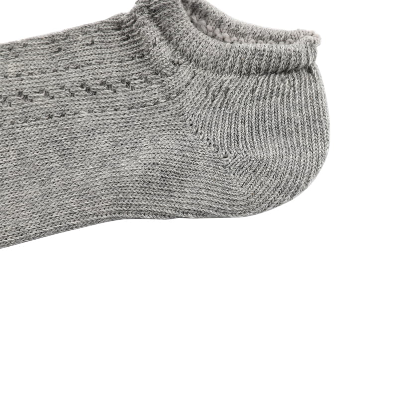 Casual et commodus super piscem sericum mollem florem manus sutura socks feminae navi